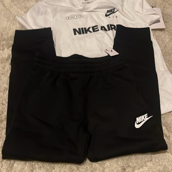 Nike Air White Tee and Black Joggers Set - Picture 3 of 4